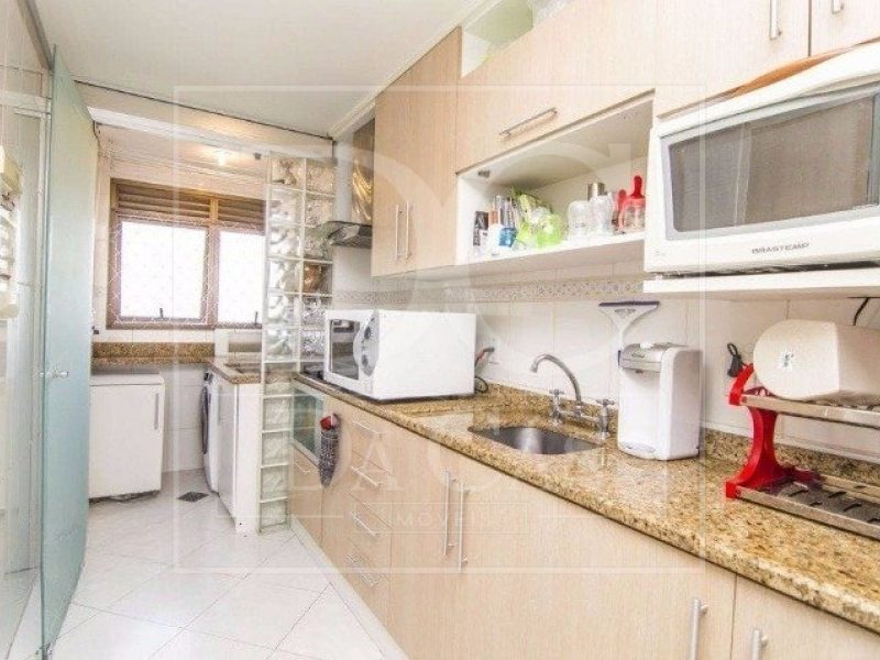 Apartamento à venda com 74m², 2 dormitórios, 1 suíte, 2 vagas no bairro Petrópolis em Porto Alegre