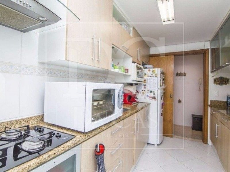 Apartamento à venda com 74m², 2 dormitórios, 1 suíte, 2 vagas no bairro Petrópolis em Porto Alegre