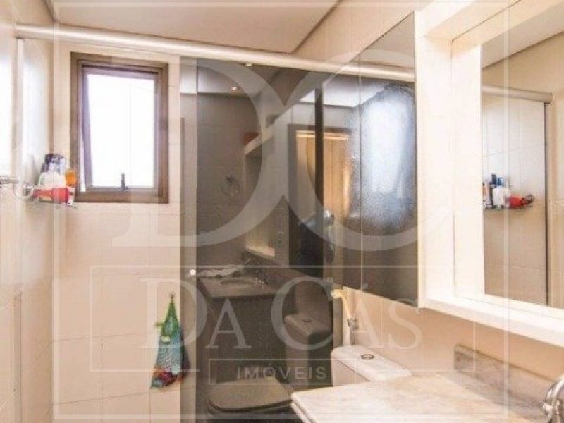 Apartamento à venda com 74m², 2 dormitórios, 1 suíte, 2 vagas no bairro Petrópolis em Porto Alegre