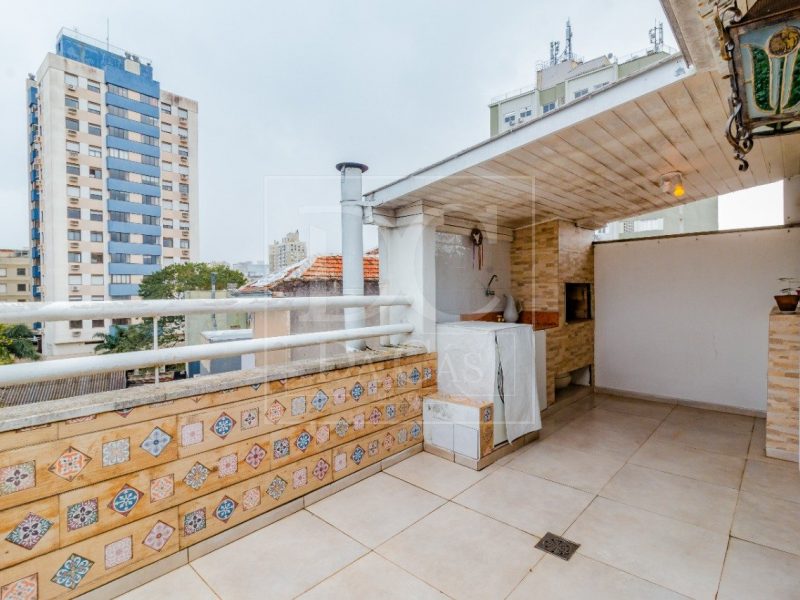 Cobertura à venda com 81m², 2 dormitórios no bairro Cidade Baixa em Porto Alegre