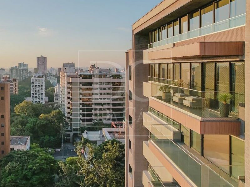 Apartamento à venda com 268m², 3 dormitórios, 3 suítes, 5 vagas no bairro Rio Branco em Porto Alegre