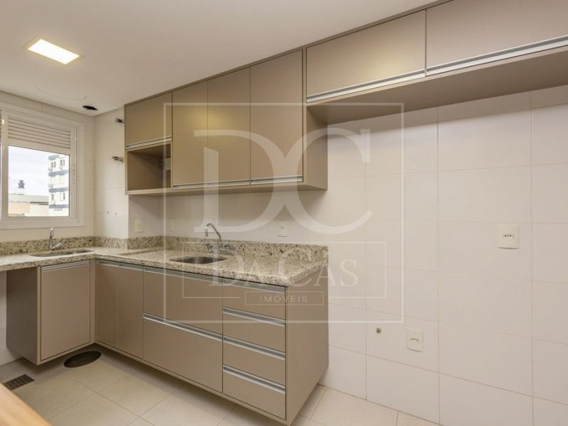 Apartamento à venda com 65m², 3 dormitórios, 1 suíte, 1 vaga no bairro Petrópolis em Porto Alegre