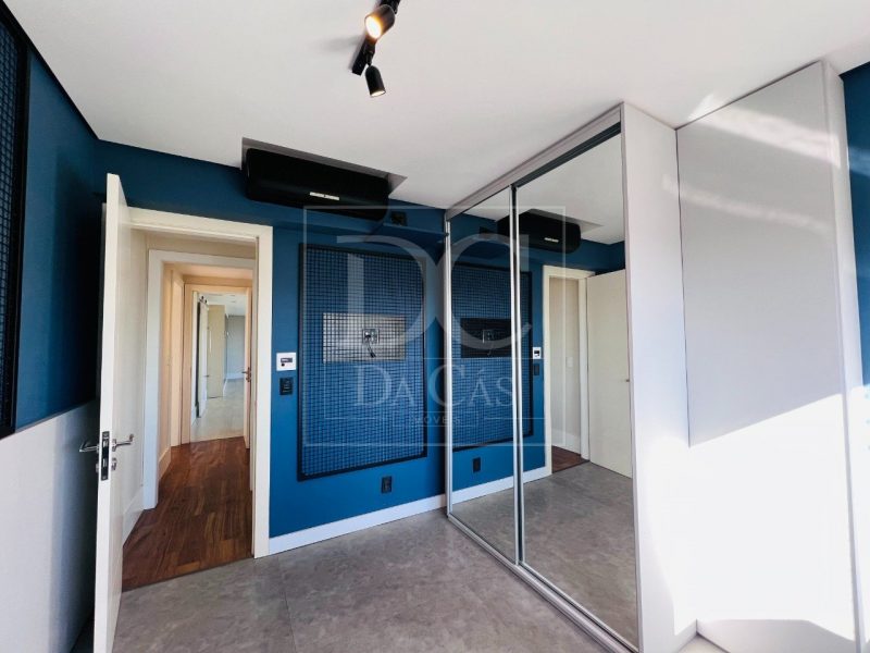 Apartamento à venda com 146m², 3 dormitórios, 3 suítes, 2 vagas no bairro Jardim Europa em Porto Alegre