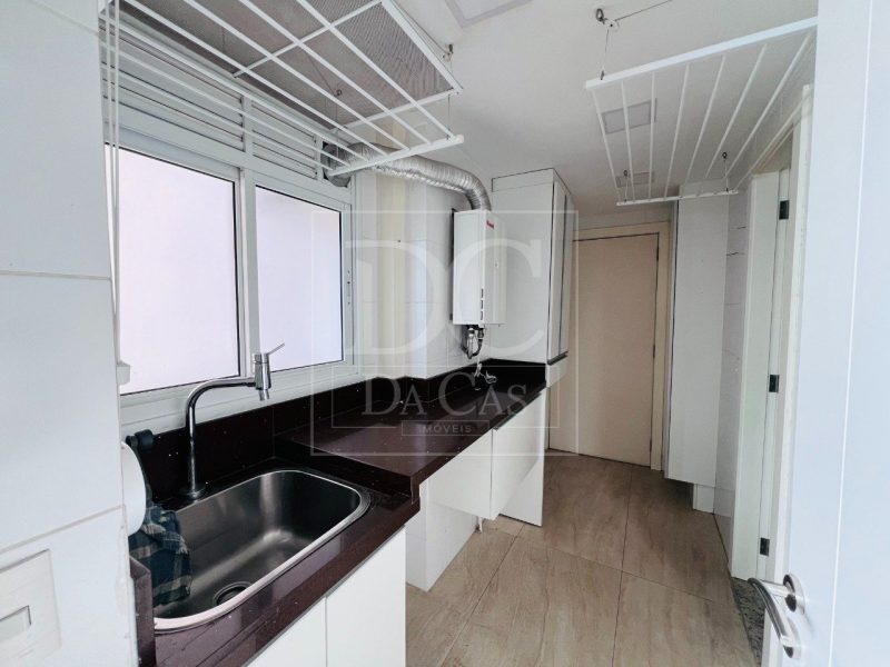 Apartamento à venda com 146m², 3 dormitórios, 3 suítes, 2 vagas no bairro Jardim Europa em Porto Alegre