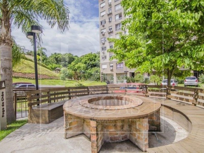 Apartamento à venda com 62m², 2 dormitórios, 1 suíte, 1 vaga no bairro Jardim Carvalho em Porto Alegre