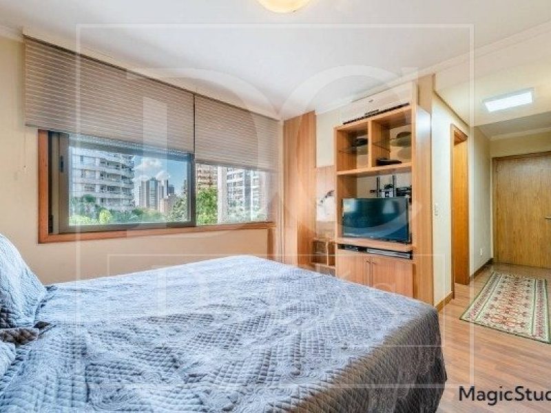 Apartamento à venda com 168m², 3 dormitórios, 1 suíte no bairro Bela Vista em Porto Alegre