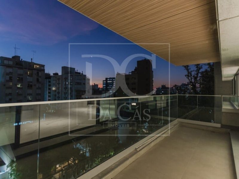 Apartamento à venda com 268m², 3 dormitórios, 3 suítes, 4 vagas no bairro Rio Branco em Porto Alegre