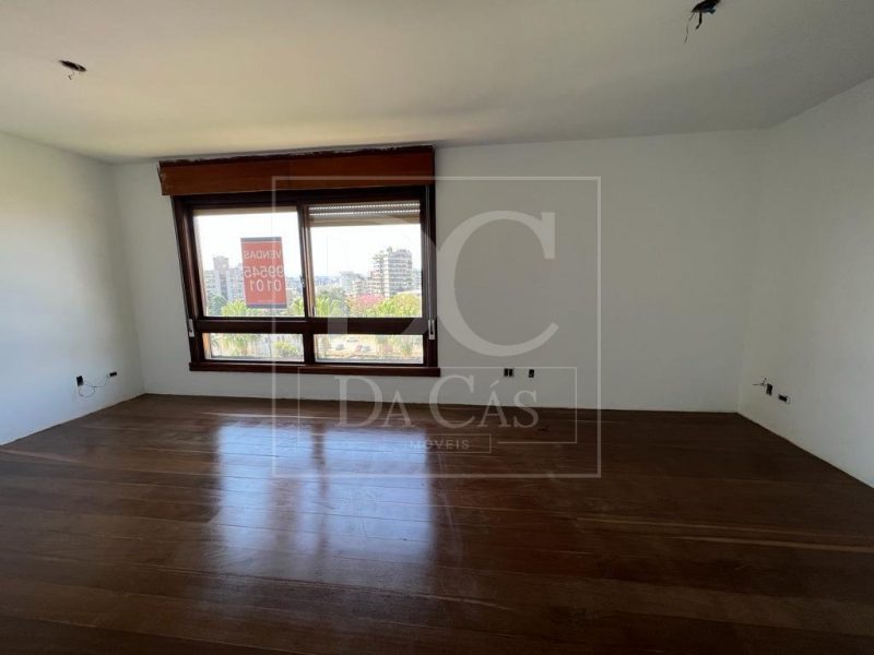 Apartamento à venda com 547m², 4 dormitórios, 1 suíte, 4 vagas no bairro Floresta em Porto Alegre