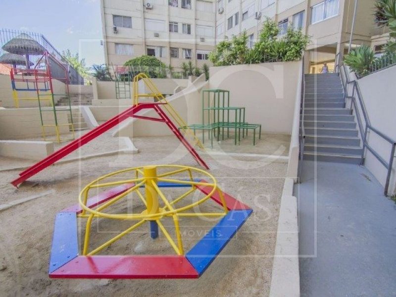 Apartamento à venda com 61m², 2 dormitórios, 1 vaga no bairro Partenon em Porto Alegre