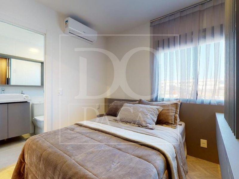 Loft à venda com 58m², 1 dormitório, 1 suíte, 1 vaga no bairro Azenha em Porto Alegre