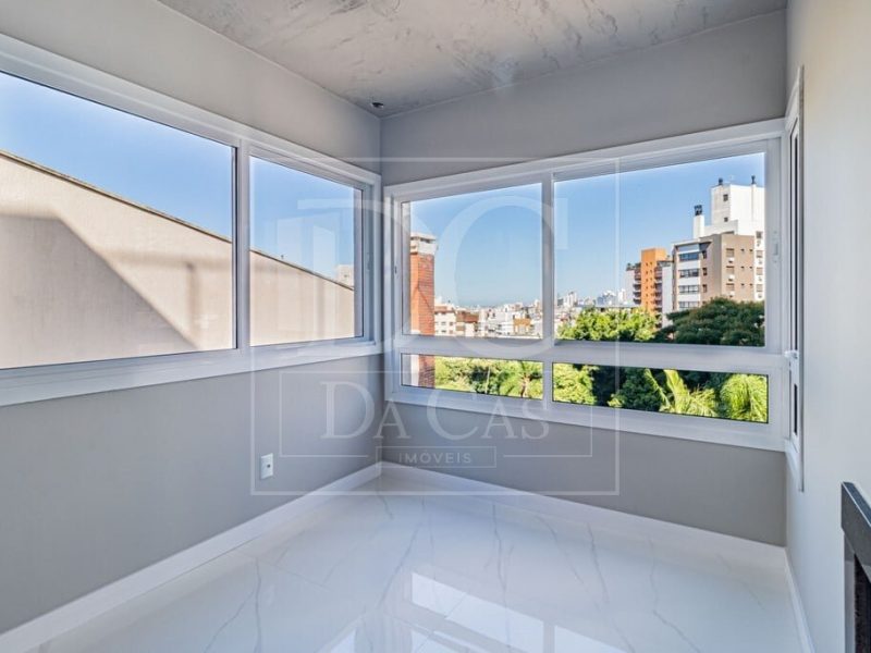 Apartamento à venda com 83m², 2 dormitórios, 2 suítes, 2 vagas no bairro Petrópolis em Porto Alegre