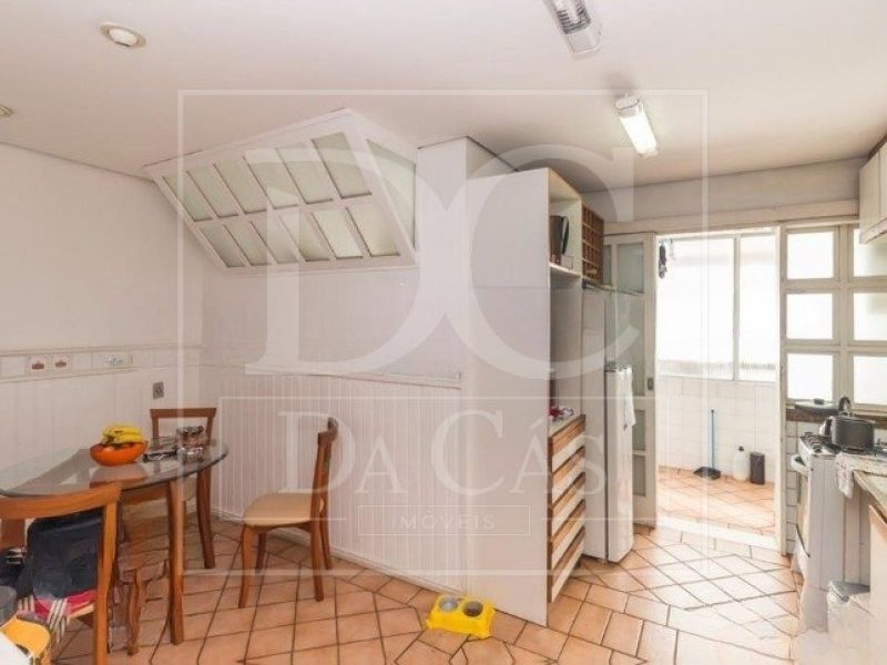 Apartamento à venda com 175m², 4 dormitórios, 1 suíte, 1 vaga no bairro Higienópolis em Porto Alegre