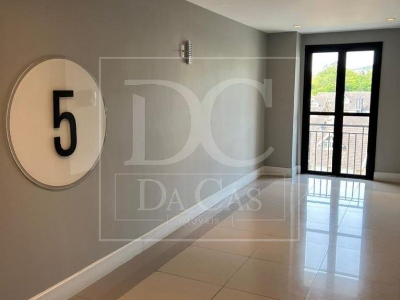 Apartamento à venda com 38m², 1 dormitório, 1 vaga no bairro Jardim Botânico em Porto Alegre