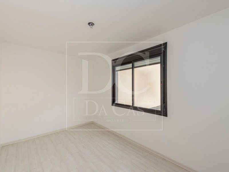 Apartamento à venda com 63m², 2 dormitórios, 1 suíte, 2 vagas no bairro Bom Jesus em Porto Alegre