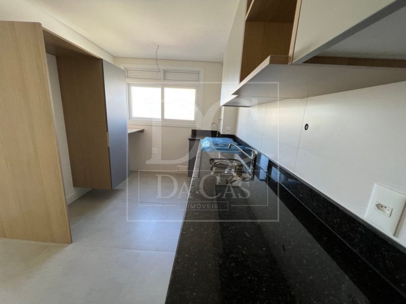 Apartamento à venda com 67m², 2 dormitórios, 1 suíte, 1 vaga no bairro Santana em Porto Alegre