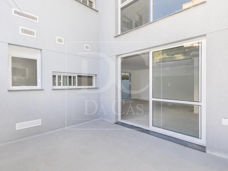 Apartamento à venda com 114m², 3 dormitórios, 1 suíte no bairro Passo da Areia em Porto Alegre