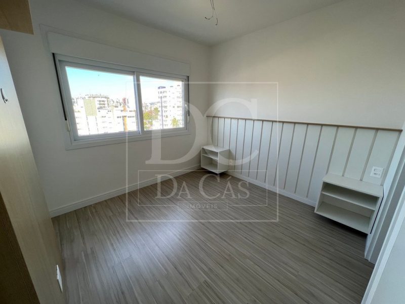 Apartamento à venda com 67m², 2 dormitórios, 1 suíte, 1 vaga no bairro Santana em Porto Alegre