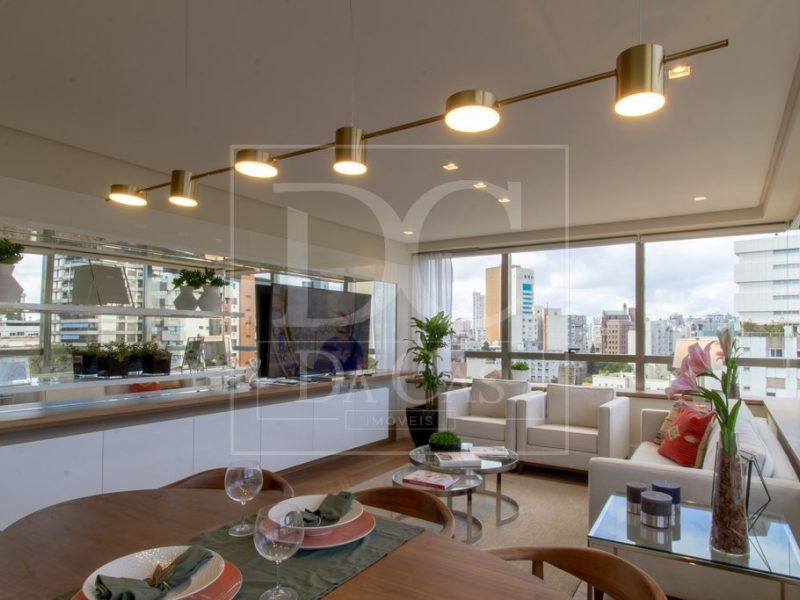 Apartamento à venda com 134m², 3 dormitórios, 1 suíte, 2 vagas no bairro Moinhos de Vento em Porto Alegre