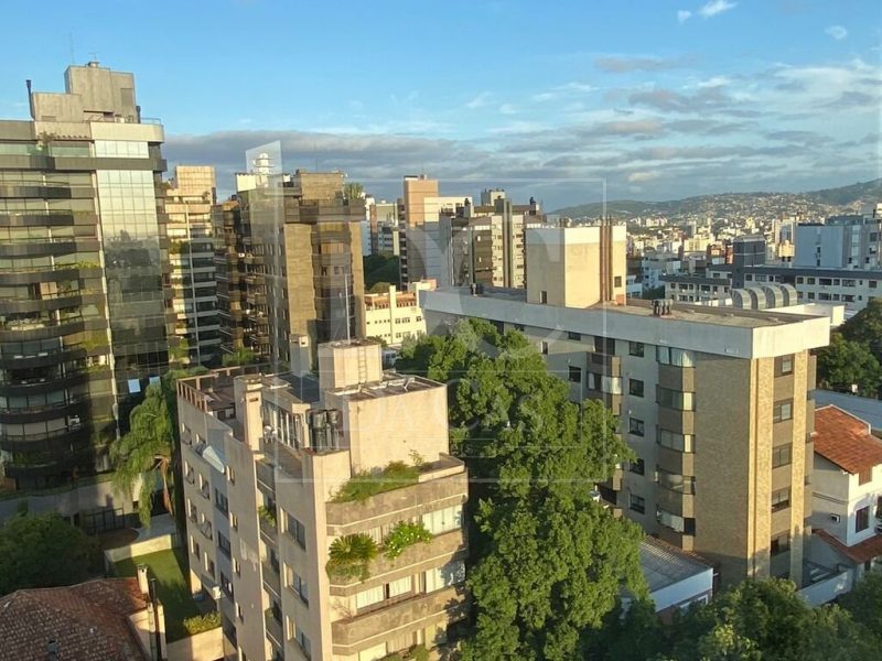 Apartamento à venda com 122m², 3 dormitórios, 1 suíte, 3 vagas no bairro Rio Branco em Porto Alegre