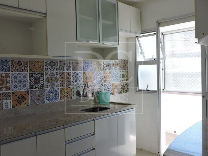 Apartamento à venda com 40m², 1 dormitório, 1 vaga no bairro Teresópolis em Porto Alegre