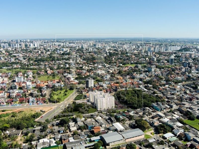 Apartamento à venda com 48m², 2 dormitórios, 1 vaga no bairro Jardim Planalto em Porto Alegre