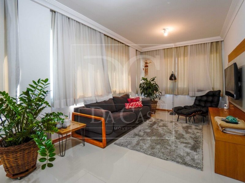 Apartamento à venda com 90m², 3 dormitórios, 1 suíte, 2 vagas no bairro Cristo Redentor em Porto Alegre