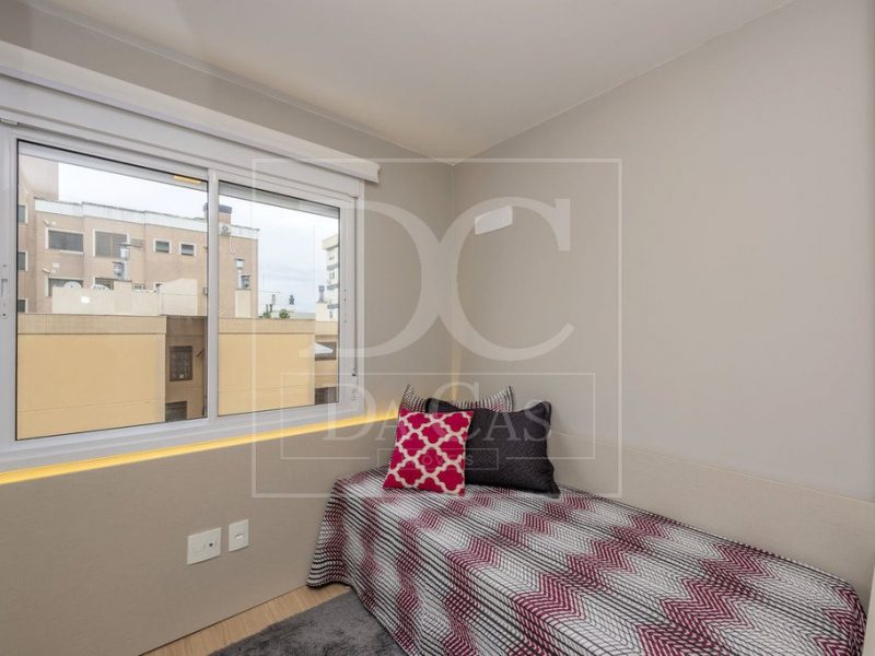 Apartamento à venda com 65m², 3 dormitórios, 1 suíte, 2 vagas no bairro Petrópolis em Porto Alegre