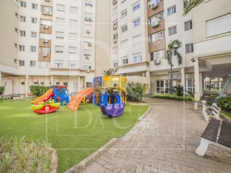 Apartamento à venda com 68m², 2 dormitórios, 1 suíte, 1 vaga no bairro Vila Ipiranga em Porto Alegre