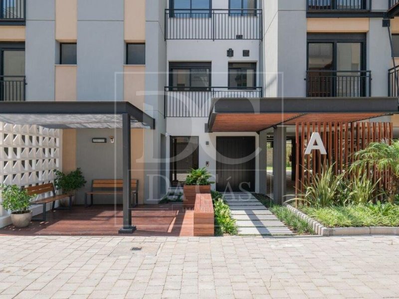 Apartamento à venda com 106m², 3 dormitórios, 3 suítes, 2 vagas no bairro Tristeza em Porto Alegre