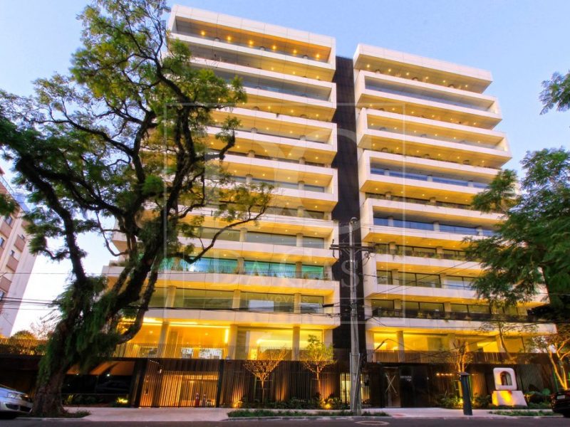 Apartamento à venda com 387m², 3 dormitórios, 3 suítes, 4 vagas no bairro Moinhos de Vento em Porto Alegre