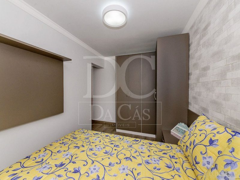 Apartamento à venda com 59m², 2 dormitórios, 1 suíte, 1 vaga no bairro Santana em Porto Alegre