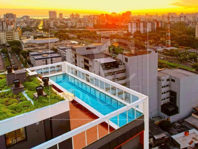 Loft à venda com 58m², 1 dormitório, 1 suíte, 1 vaga no bairro Azenha em Porto Alegre