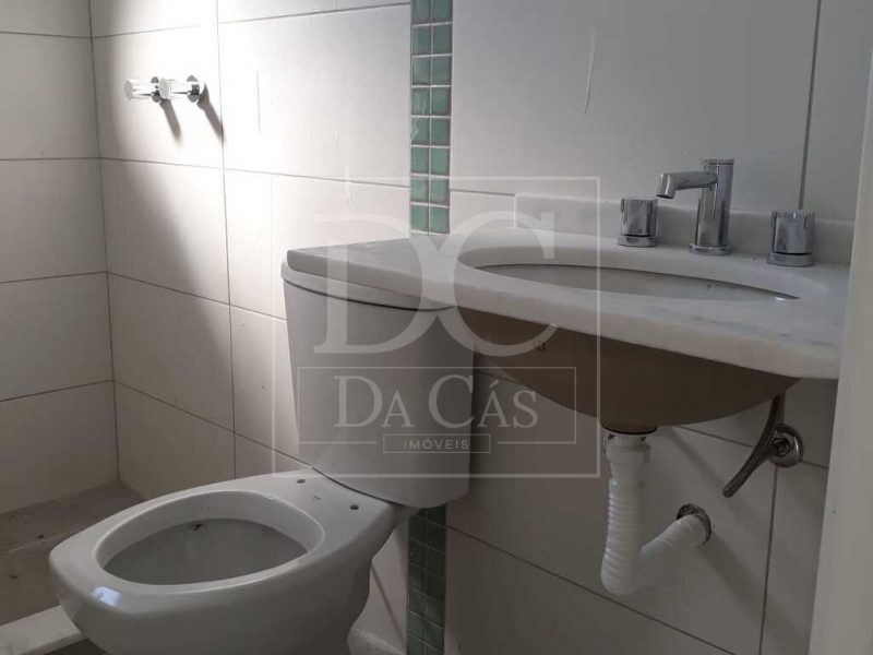 Apartamento à venda com 66m², 2 dormitórios, 1 suíte, 1 vaga no bairro Santo Antônio em Porto Alegre