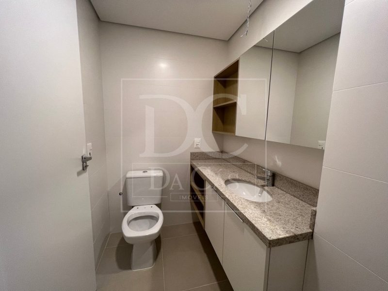 Apartamento à venda com 67m², 2 dormitórios, 1 suíte, 1 vaga no bairro Santana em Porto Alegre