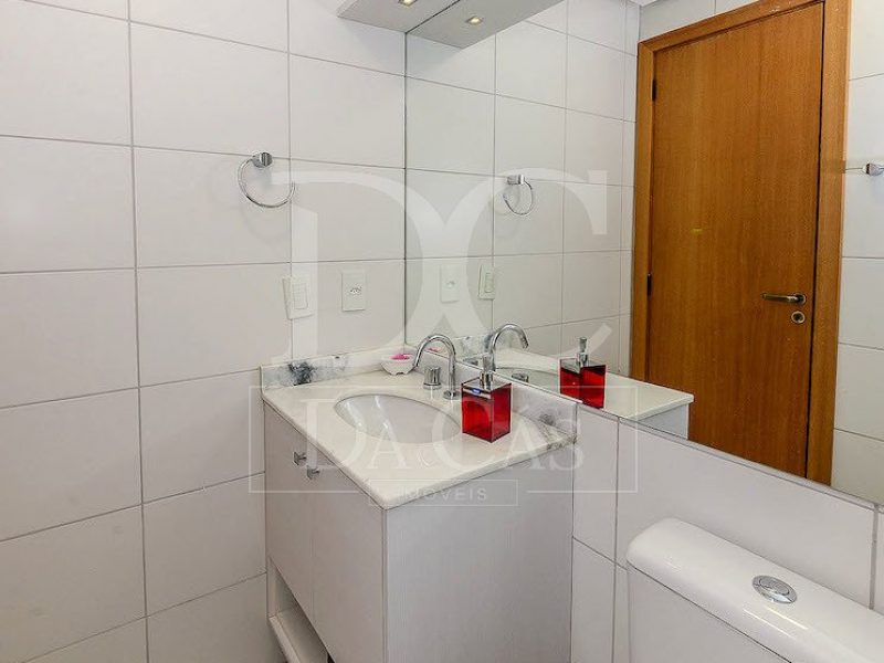 Apartamento à venda com 59m², 2 dormitórios, 1 suíte, 1 vaga no bairro Santana em Porto Alegre