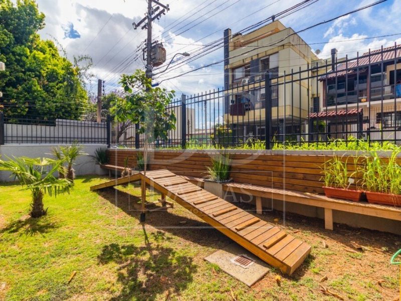 Apartamento à venda com 43m², 1 dormitório, 1 suíte, 1 vaga no bairro Central Parque em Porto Alegre