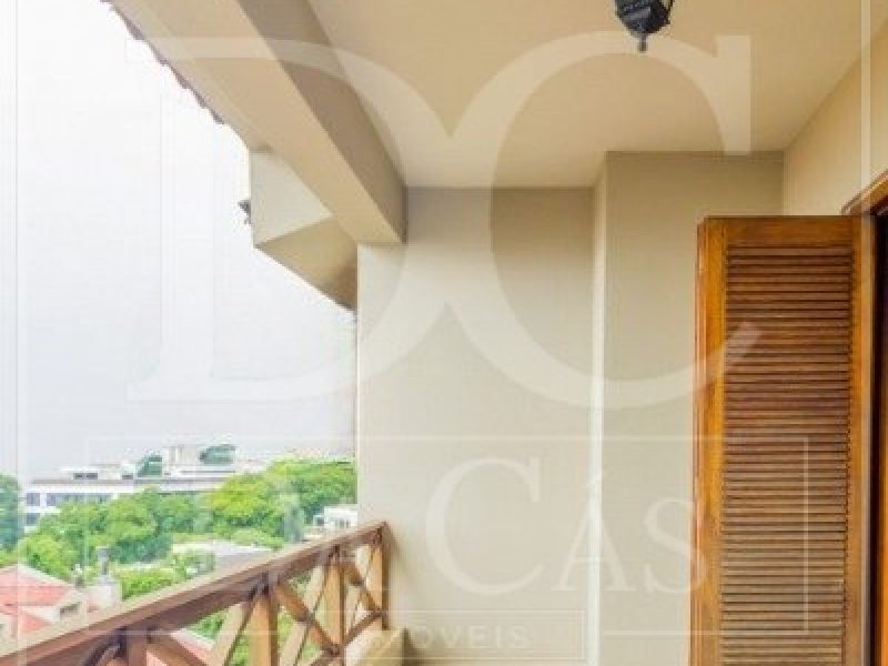 Casa em Condomínio à venda com 459m², 4 dormitórios, 3 suítes, 4 vagas no bairro Santa Tereza em Porto Alegre