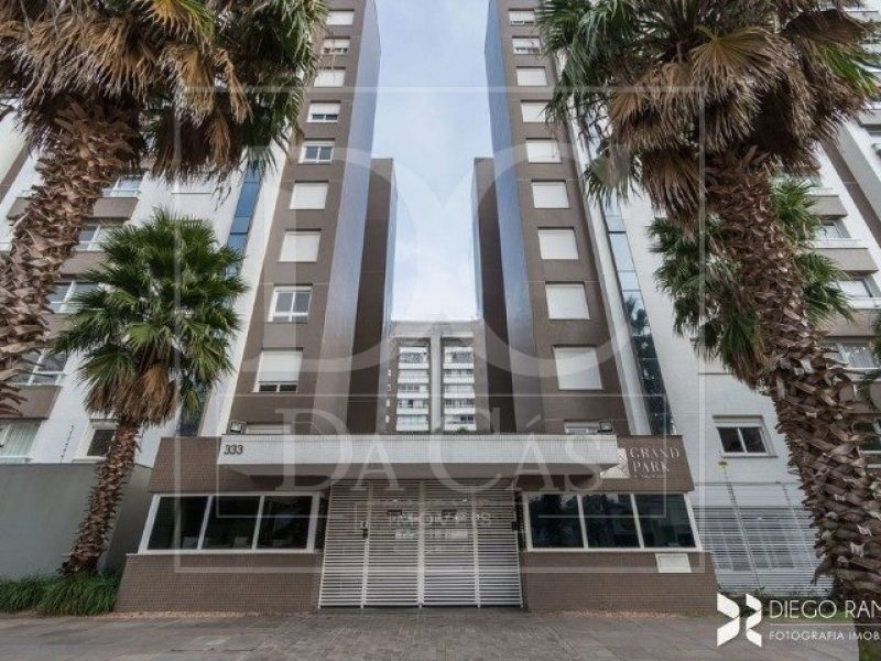 Apartamento à venda com 159m², 4 dormitórios, 4 suítes, 2 vagas no bairro Menino Deus em Porto  Alegre