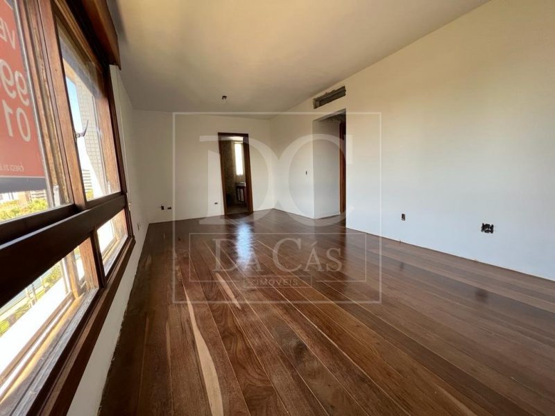 Apartamento à venda com 547m², 4 dormitórios, 1 suíte, 4 vagas no bairro Floresta em Porto Alegre