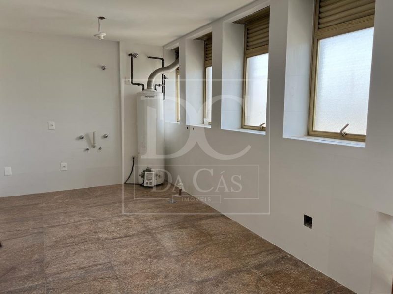 Apartamento à venda com 547m², 4 dormitórios, 1 suíte, 4 vagas no bairro Floresta em Porto Alegre