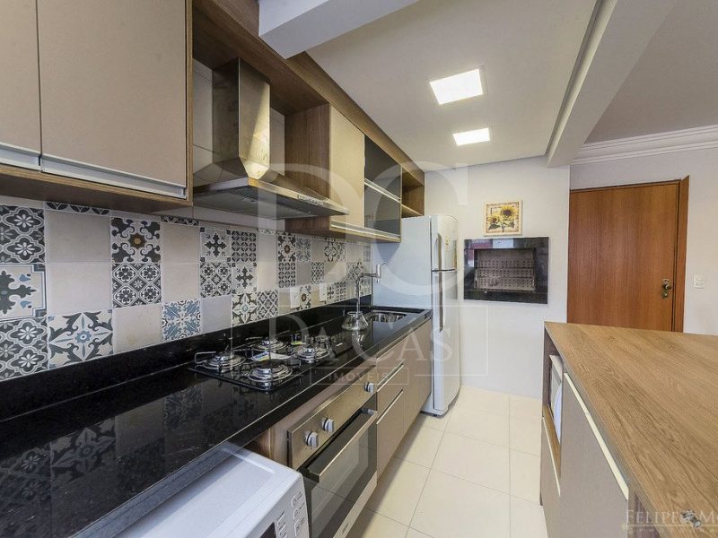 Apartamento à venda com 59m², 2 dormitórios, 1 suíte, 1 vaga no bairro Santana em Porto Alegre