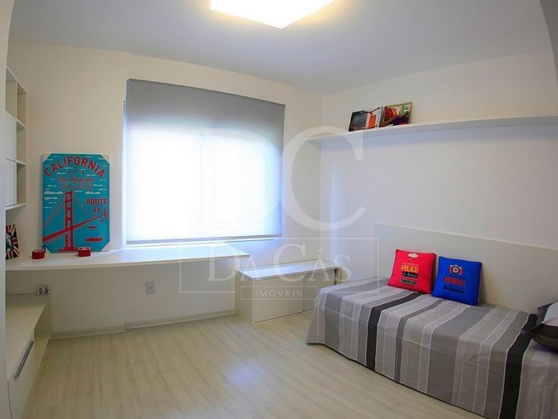 Apartamento à venda com 87m², 2 dormitórios, 1 suíte, 2 vagas no bairro Passo da Areia em Porto Alegre