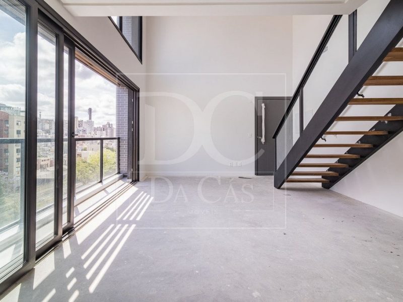 Loft à venda com 76m², 1 dormitório, 1 suíte, 2 vagas no bairro Rio Branco em Porto Alegre