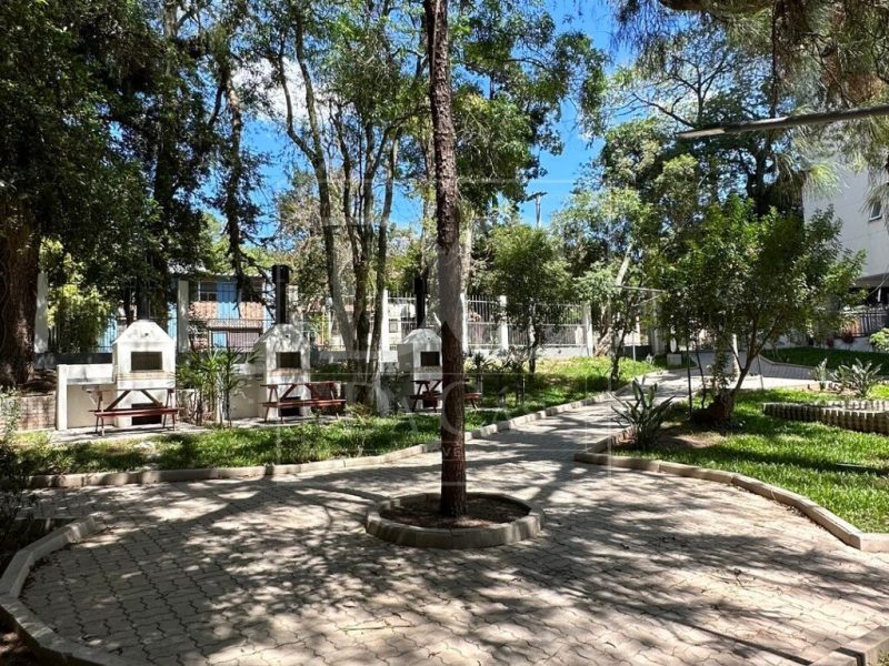 Apartamento à venda com 73m², 2 dormitórios no bairro Teresópolis em Porto Alegre