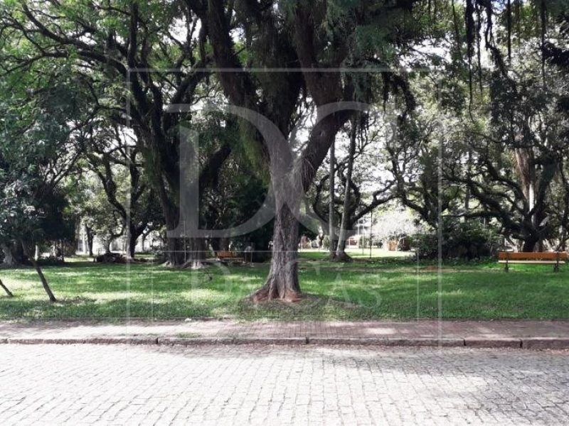 Casa em Condomínio à venda com 107m², 3 dormitórios, 2 suítes, 2 vagas no bairro Três Figueiras em Porto Alegre