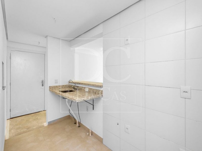 Apartamento à venda com 65m², 2 dormitórios, 1 suíte, 2 vagas no bairro Higienópolis em Porto Alegre