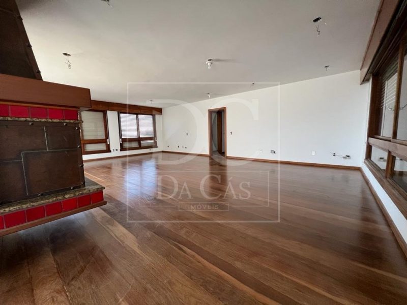 Apartamento à venda com 547m², 4 dormitórios, 1 suíte, 4 vagas no bairro Floresta em Porto Alegre