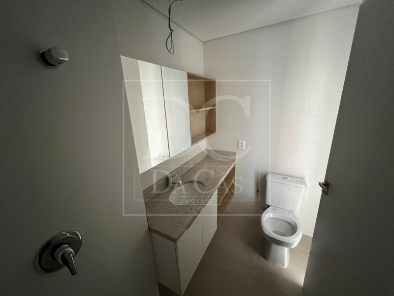 Apartamento à venda com 67m², 2 dormitórios, 1 suíte, 1 vaga no bairro Santana em Porto Alegre