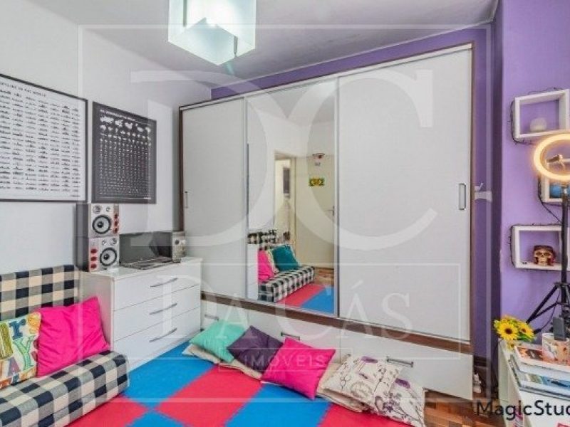 Apartamento à venda com 57m², 2 dormitórios no bairro Rio Branco em Porto Alegre