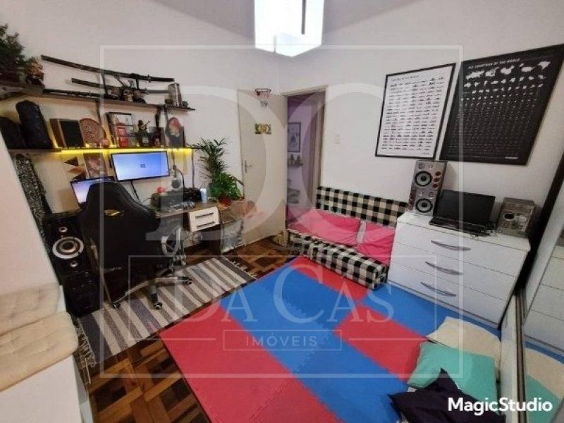 Apartamento à venda com 57m², 2 dormitórios no bairro Rio Branco em Porto Alegre